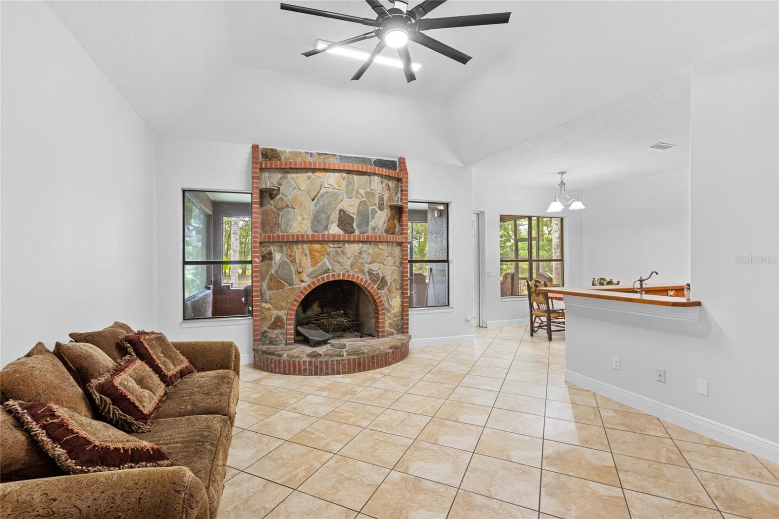 Image 10 of 49 For 549 Wellon Avenue