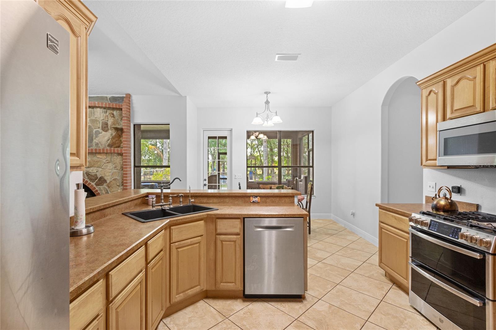 Image 15 of 49 For 549 Wellon Avenue