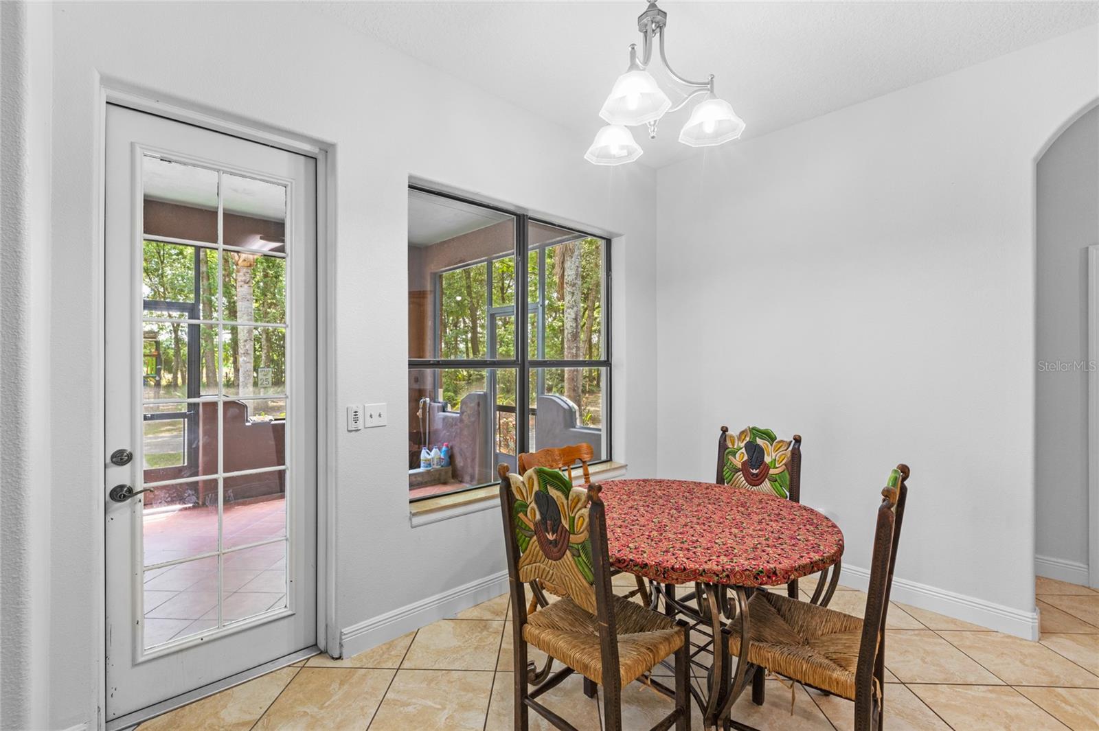 Image 16 of 49 For 549 Wellon Avenue