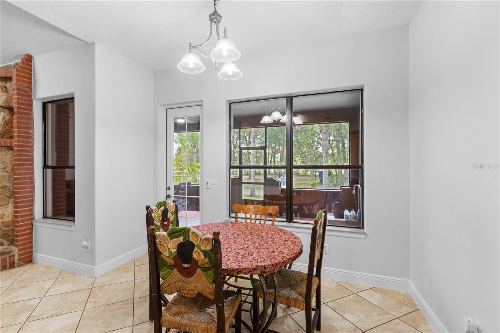 Image 17 of 49 For 549 Wellon Avenue