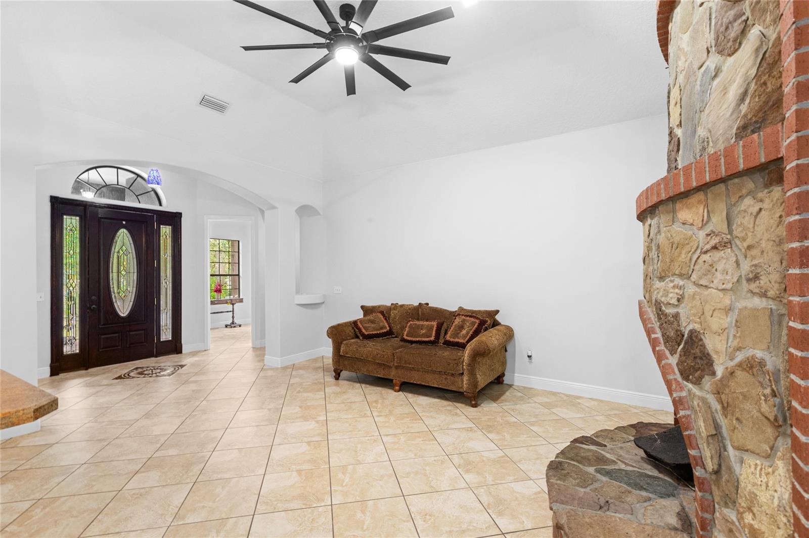 Image 7 of 49 For 549 Wellon Avenue
