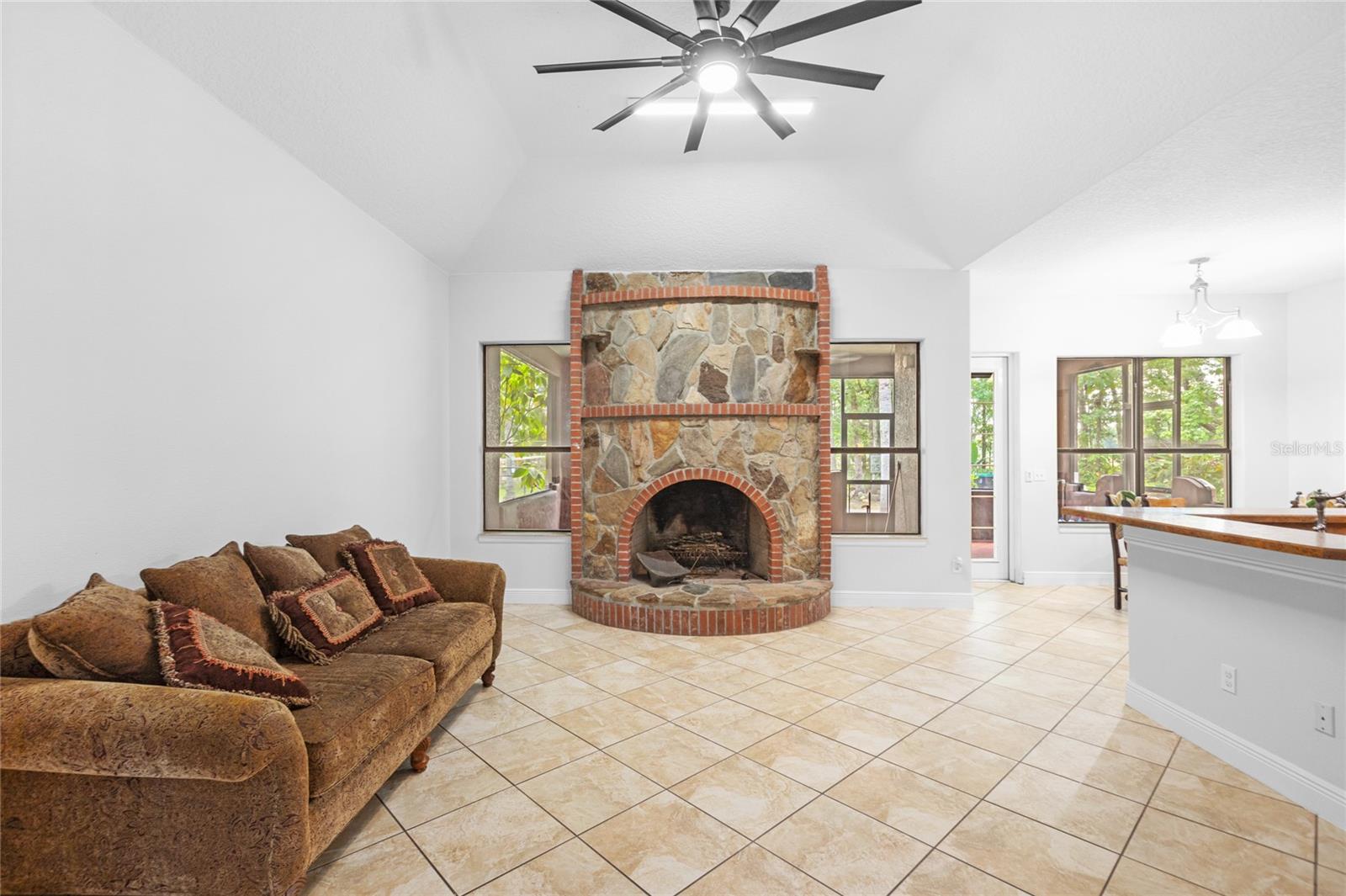 Image 8 of 49 For 549 Wellon Avenue