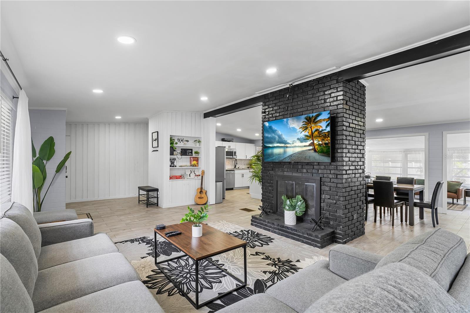 Image 10 of 38 For 913 Moss Lane