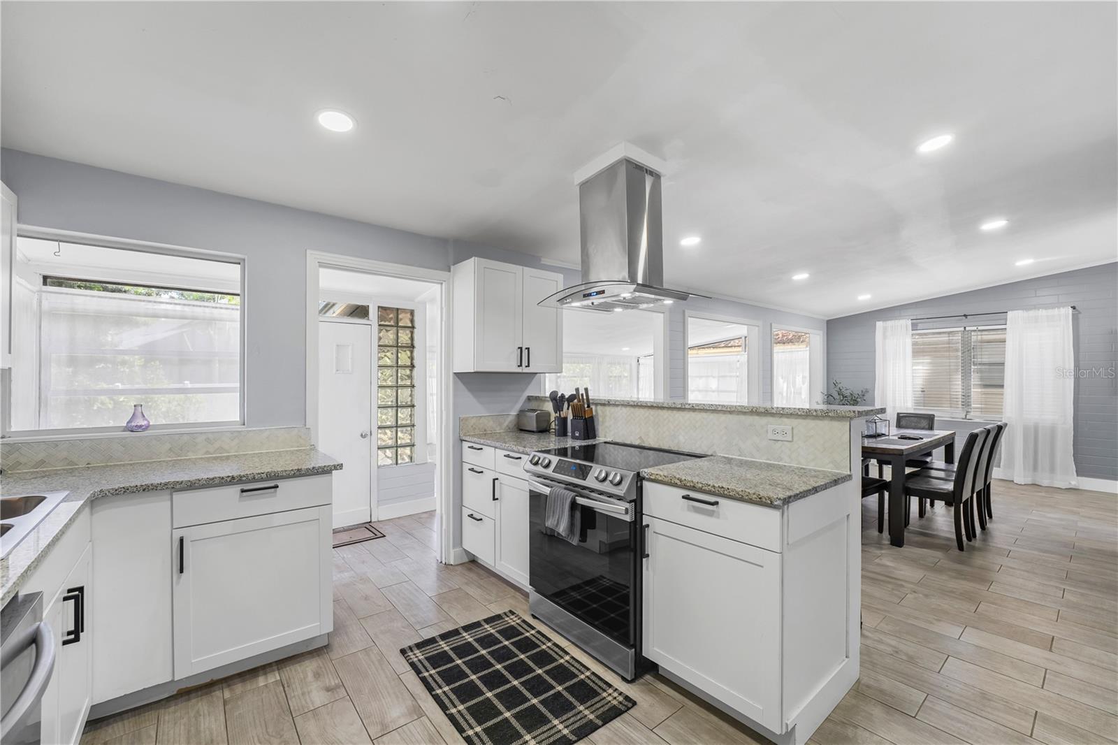 Image 15 of 38 For 913 Moss Lane