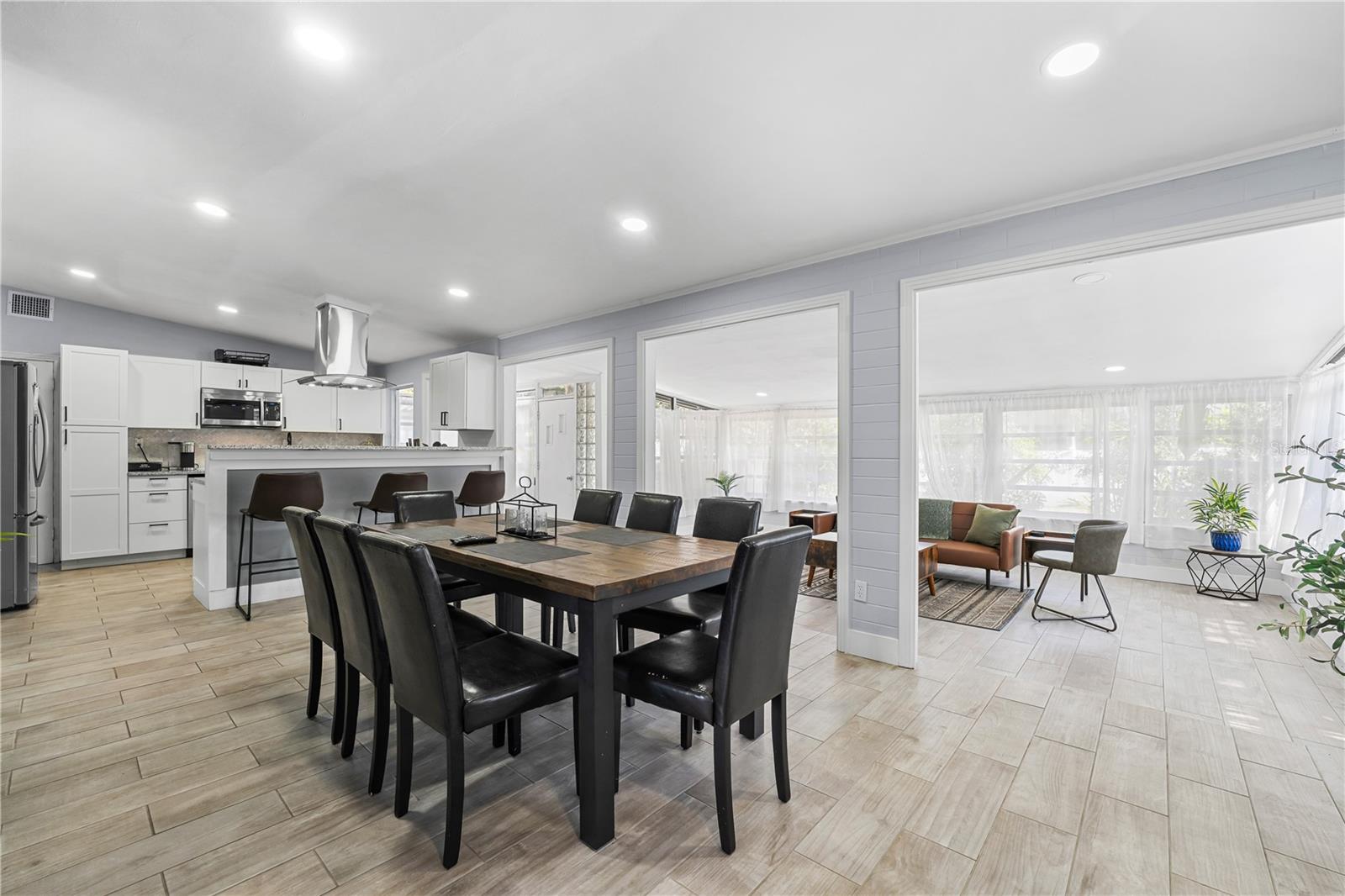 Image 19 of 38 For 913 Moss Lane