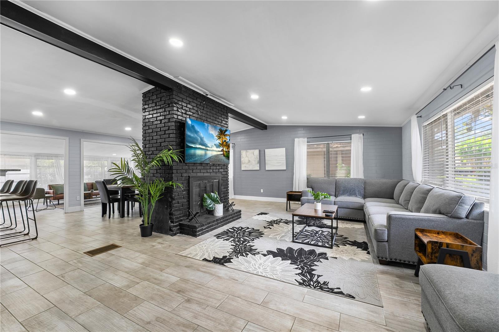 Image 7 of 38 For 913 Moss Lane