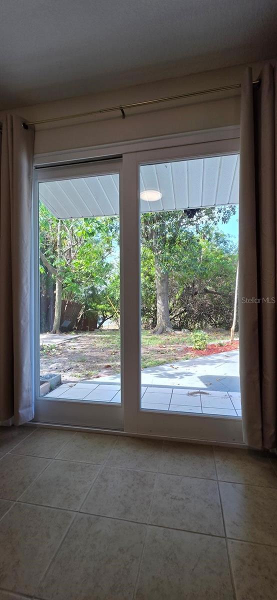 Image 11 of 17 For 7600 Skyview Drive
