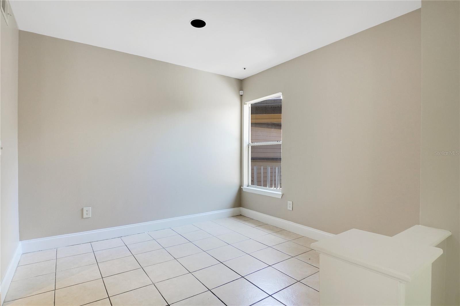 Image 11 of 45 For 482 Pin Oak Place 306