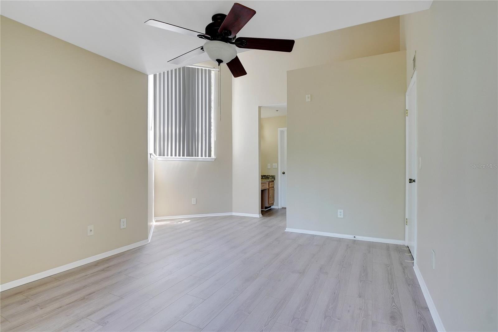 Image 18 of 45 For 482 Pin Oak Place 306