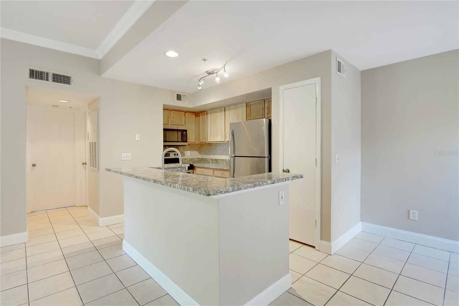 Image 5 of 45 For 482 Pin Oak Place 306