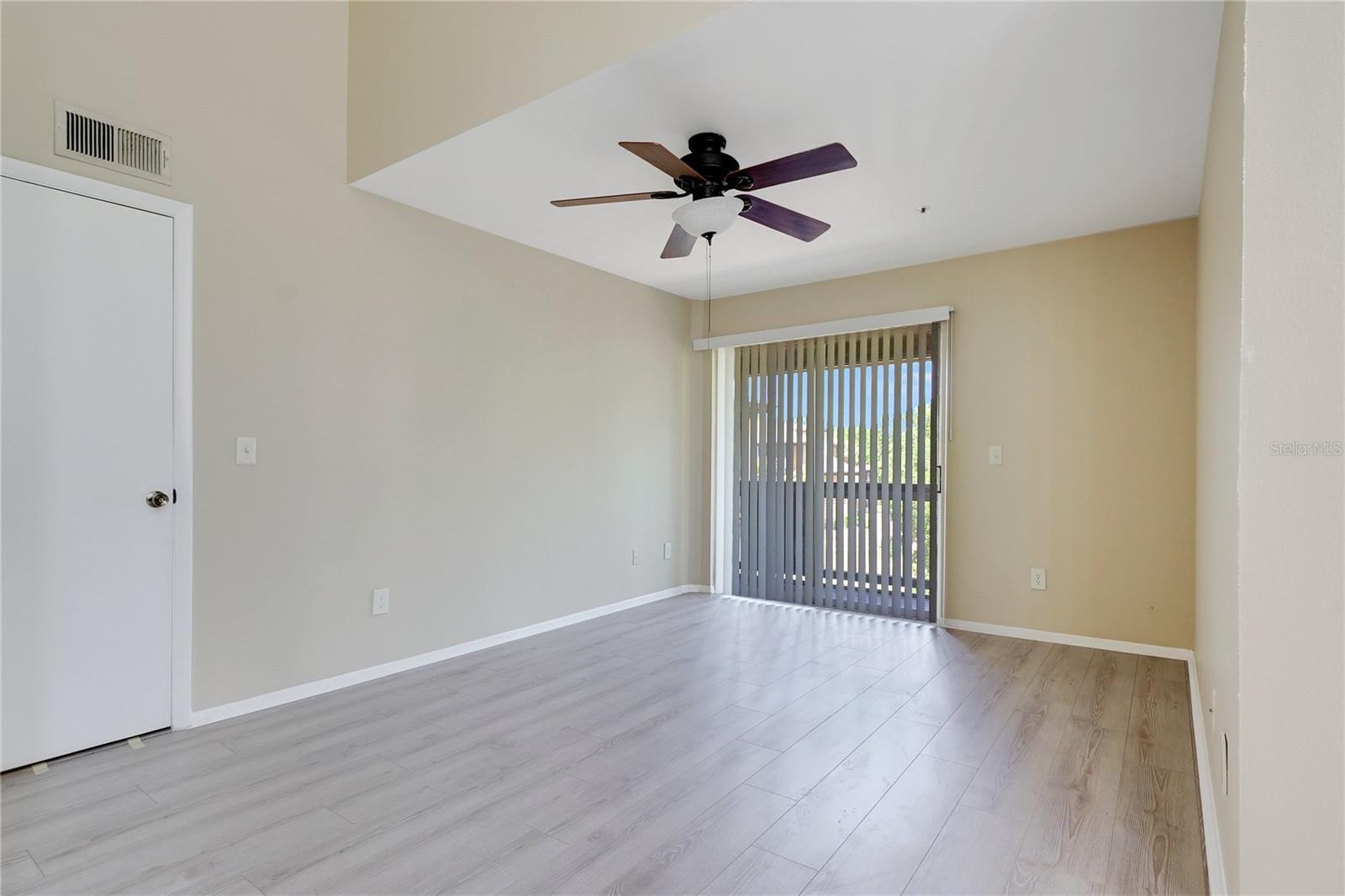 Image 8 of 45 For 482 Pin Oak Place 306
