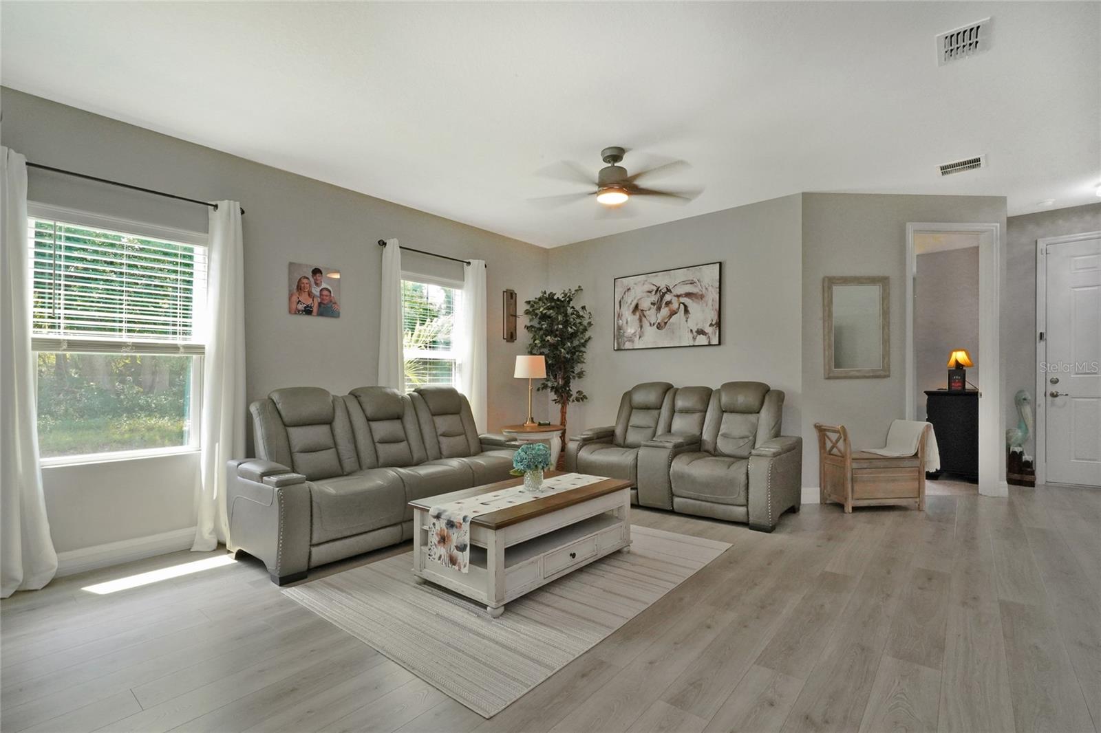 Image 16 of 37 For 786 Titan Road Se