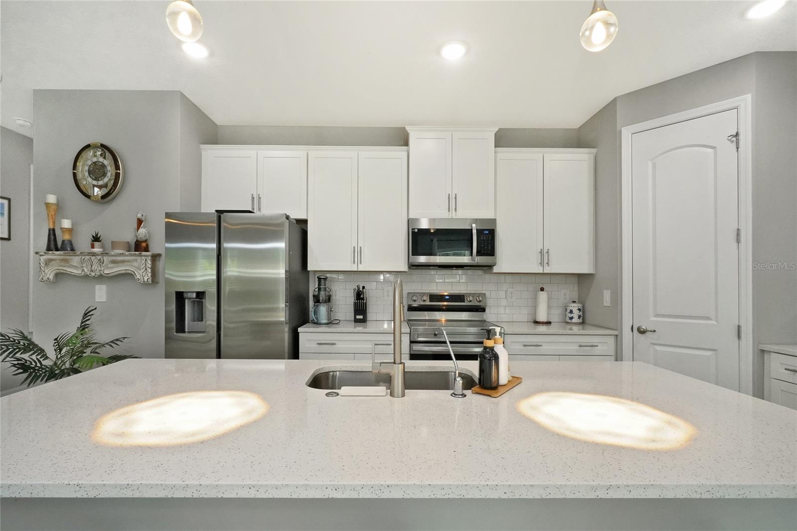 Image 19 of 37 For 786 Titan Road Se