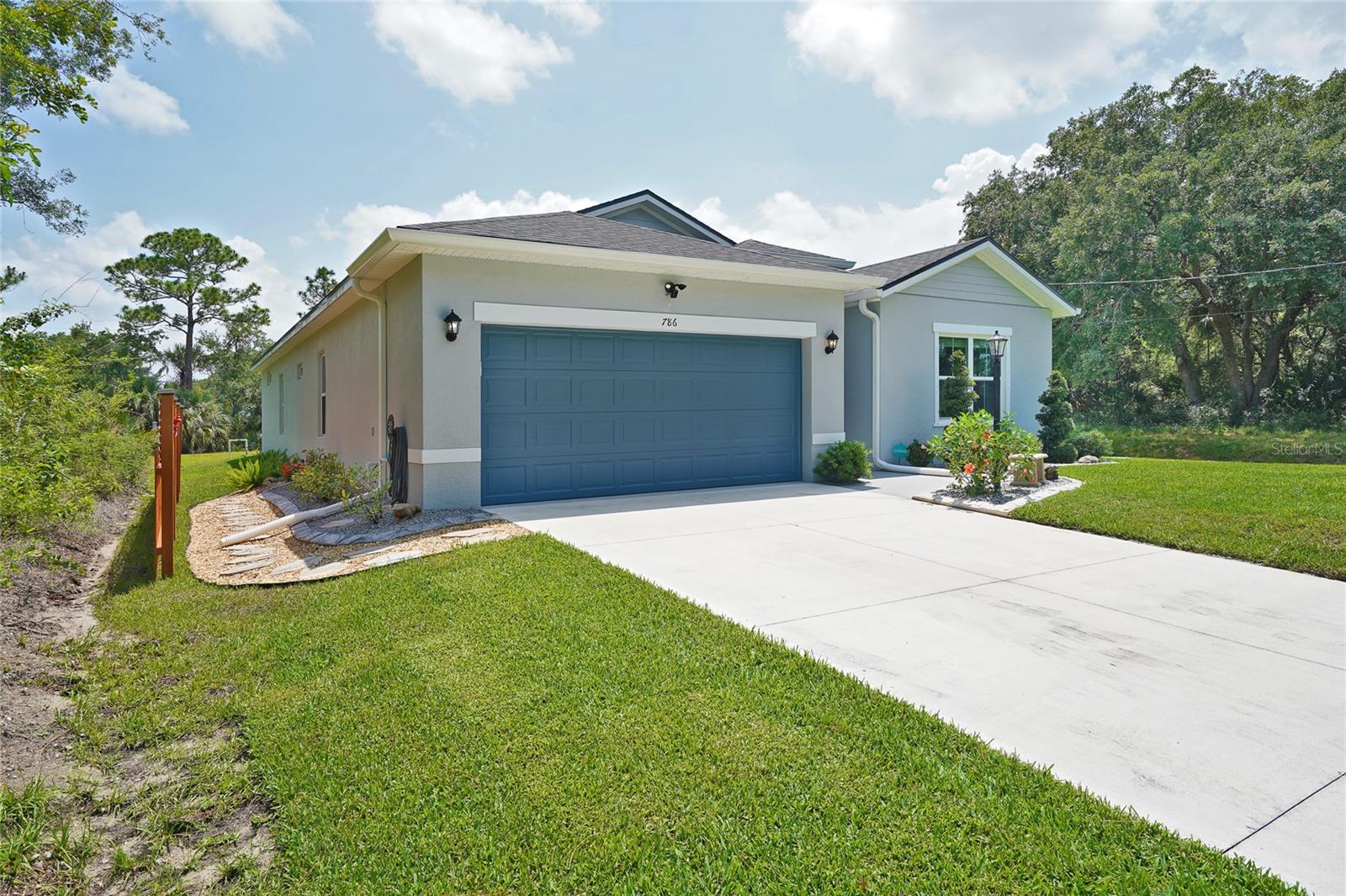 Image 2 of 37 For 786 Titan Road Se