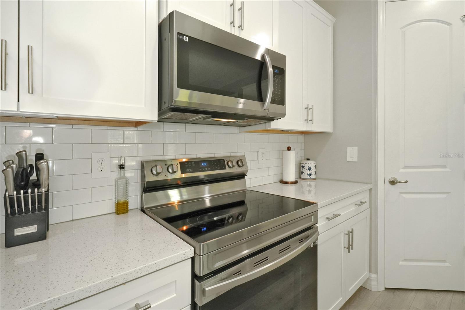 Image 21 of 37 For 786 Titan Road Se