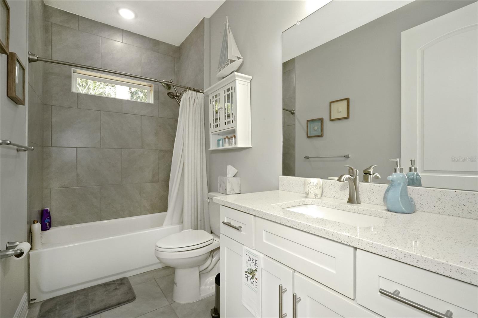 Image 30 of 37 For 786 Titan Road Se
