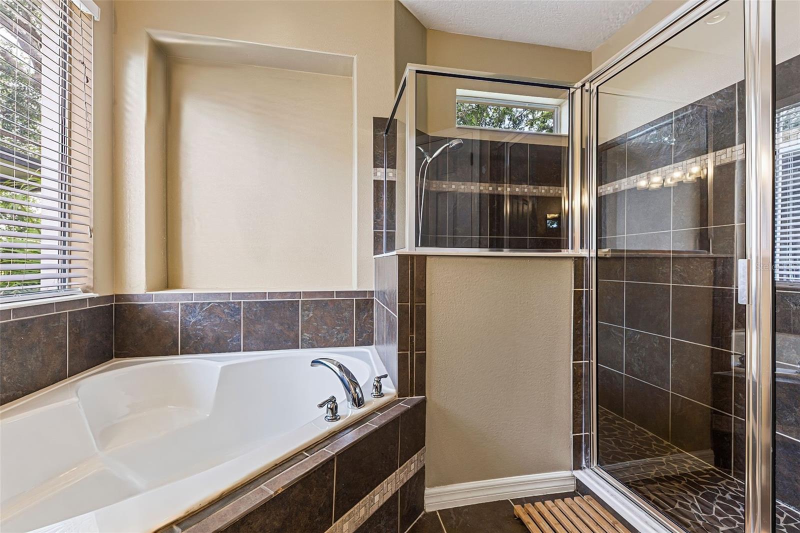 Image 14 of 36 For 4813 River Gem Avenue