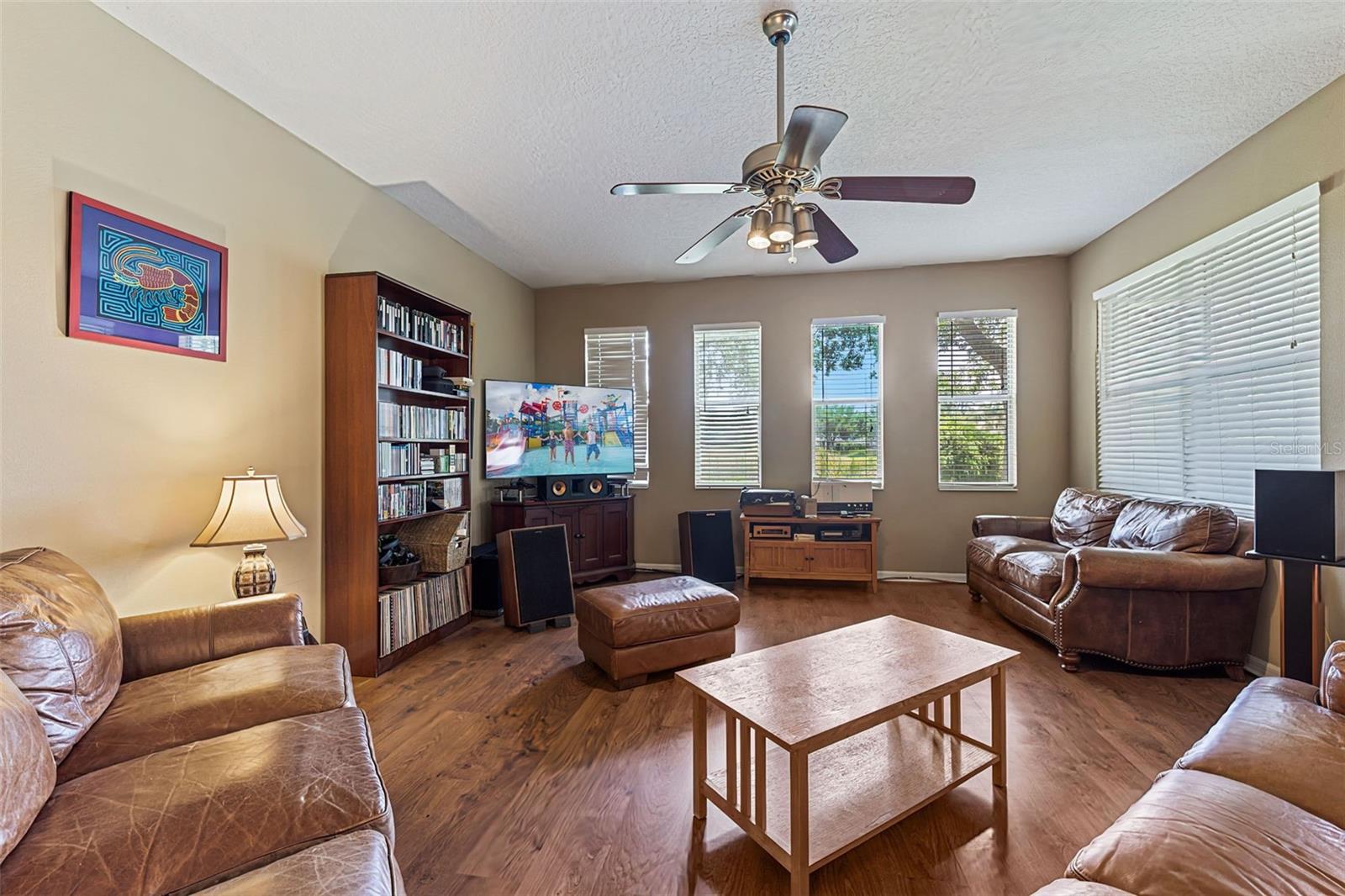 Image 17 of 36 For 4813 River Gem Avenue