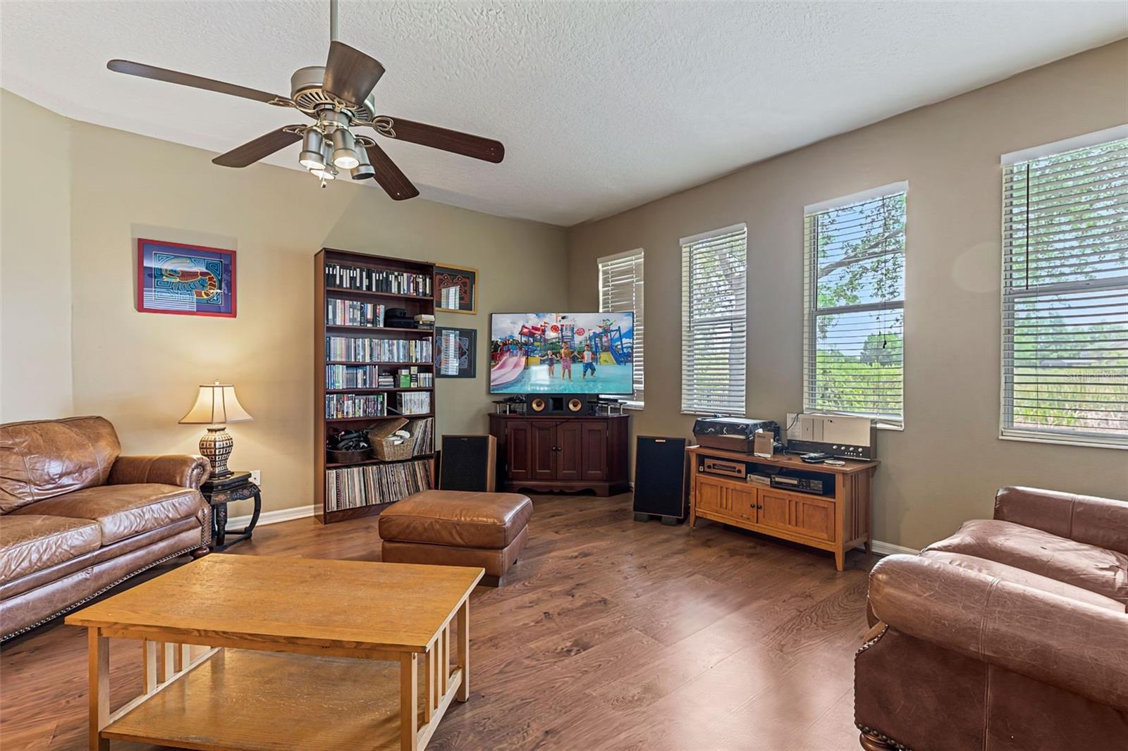 Image 19 of 36 For 4813 River Gem Avenue