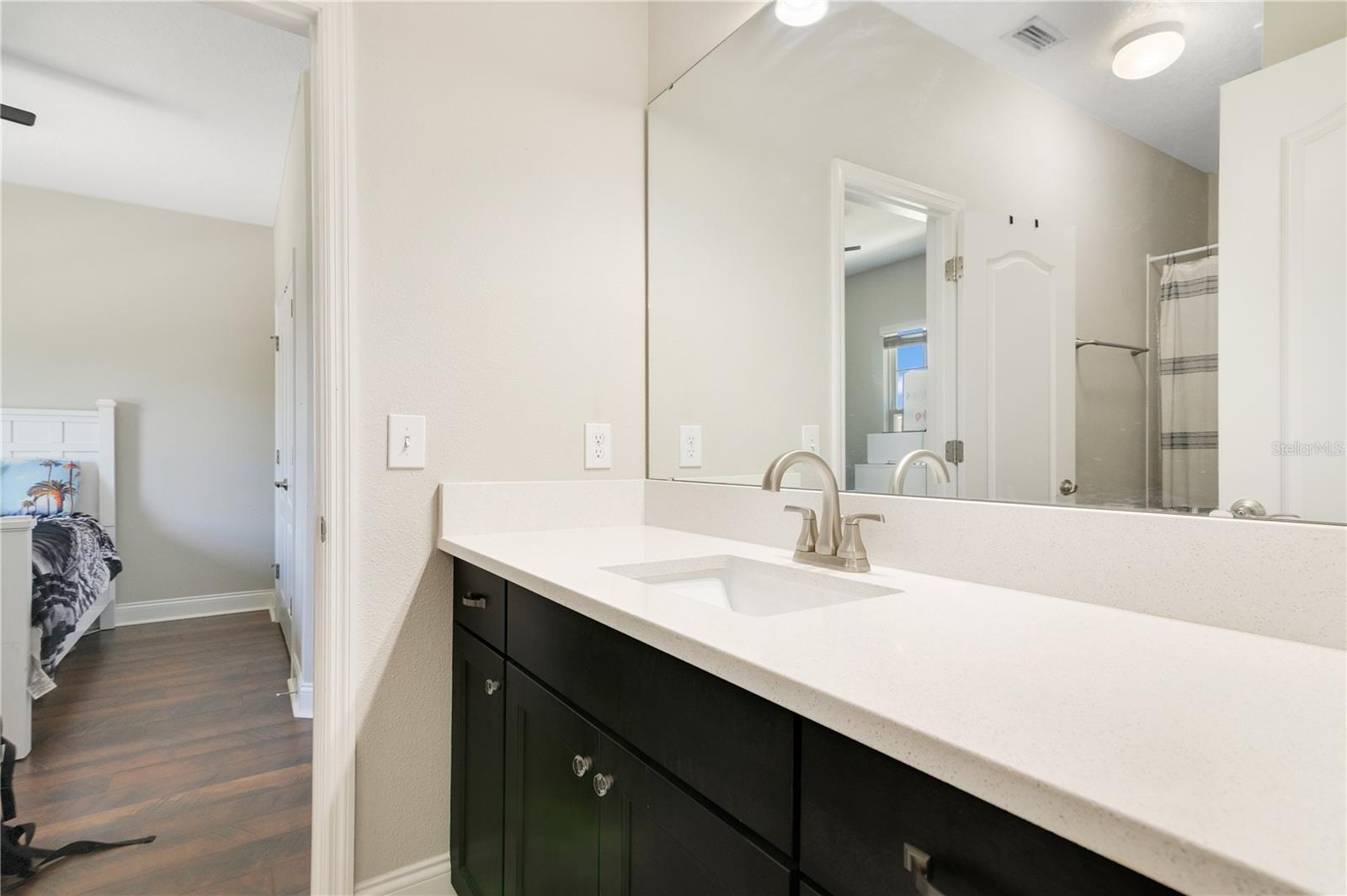 Image 20 of 32 For 16410 Good Hearth Boulevard