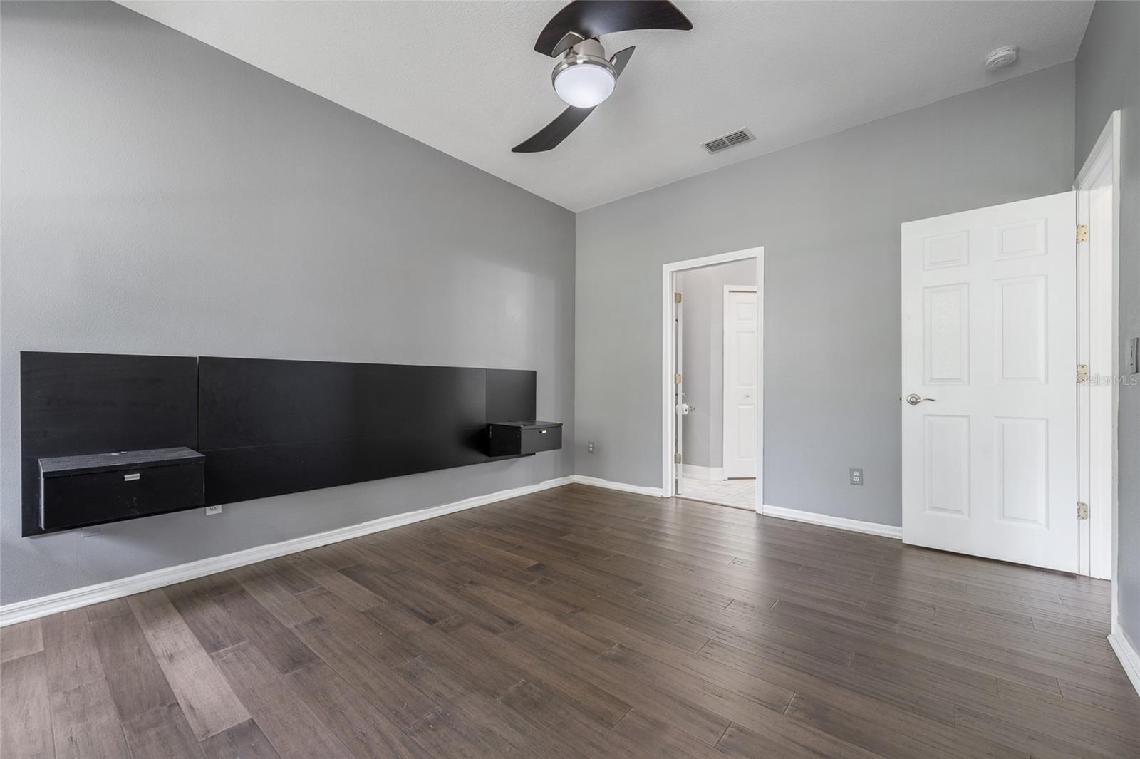 Image 17 of 37 For 14526 Chicora Crossing Boulevard