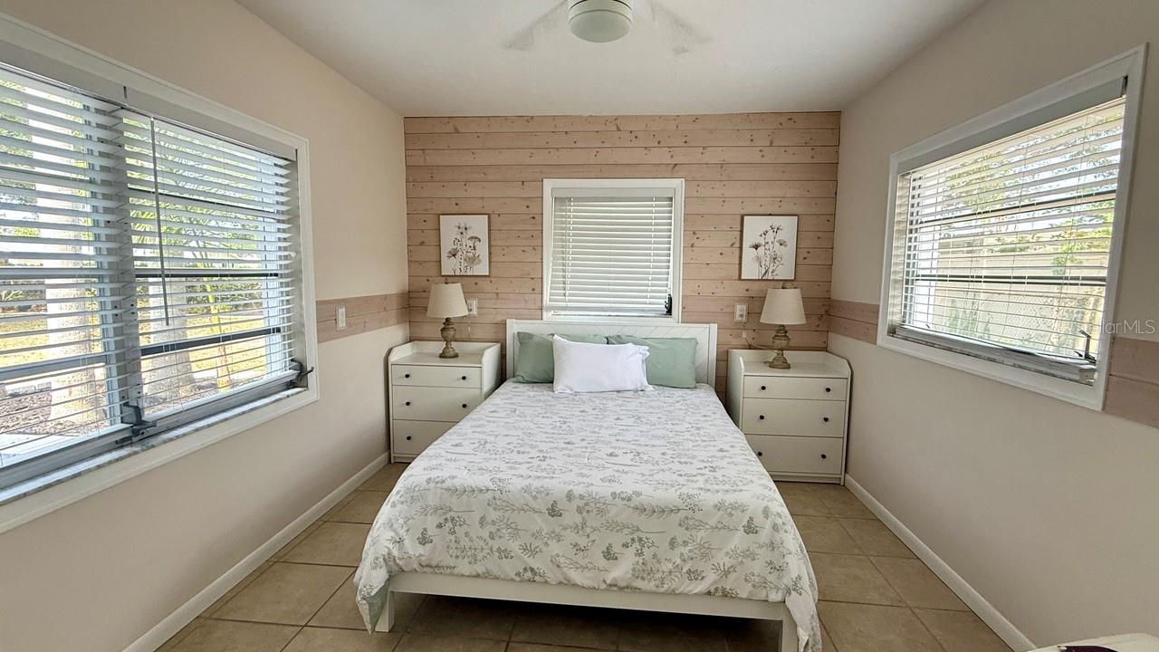 Image 33 of 44 For 716 50th Street Court W