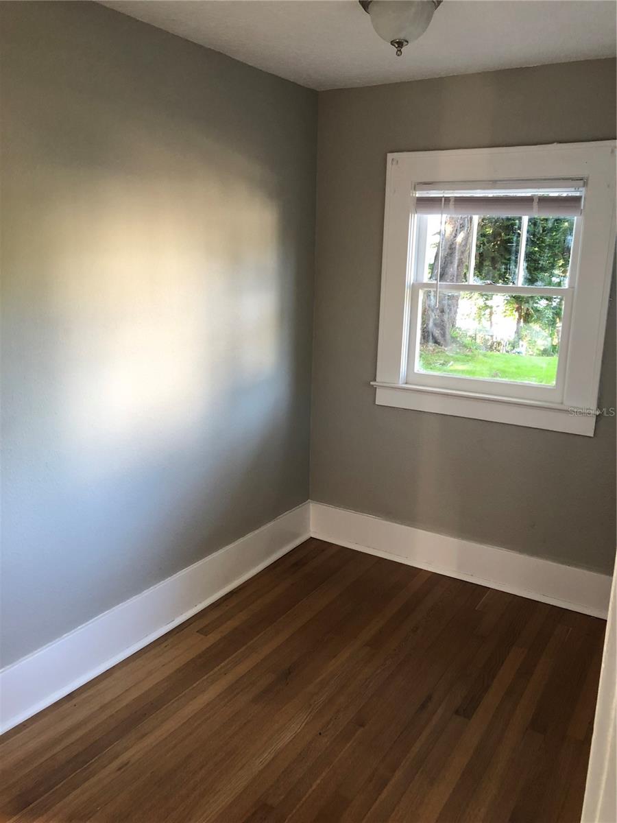 Image 14 of 41 For 1717 Kaley Avenue