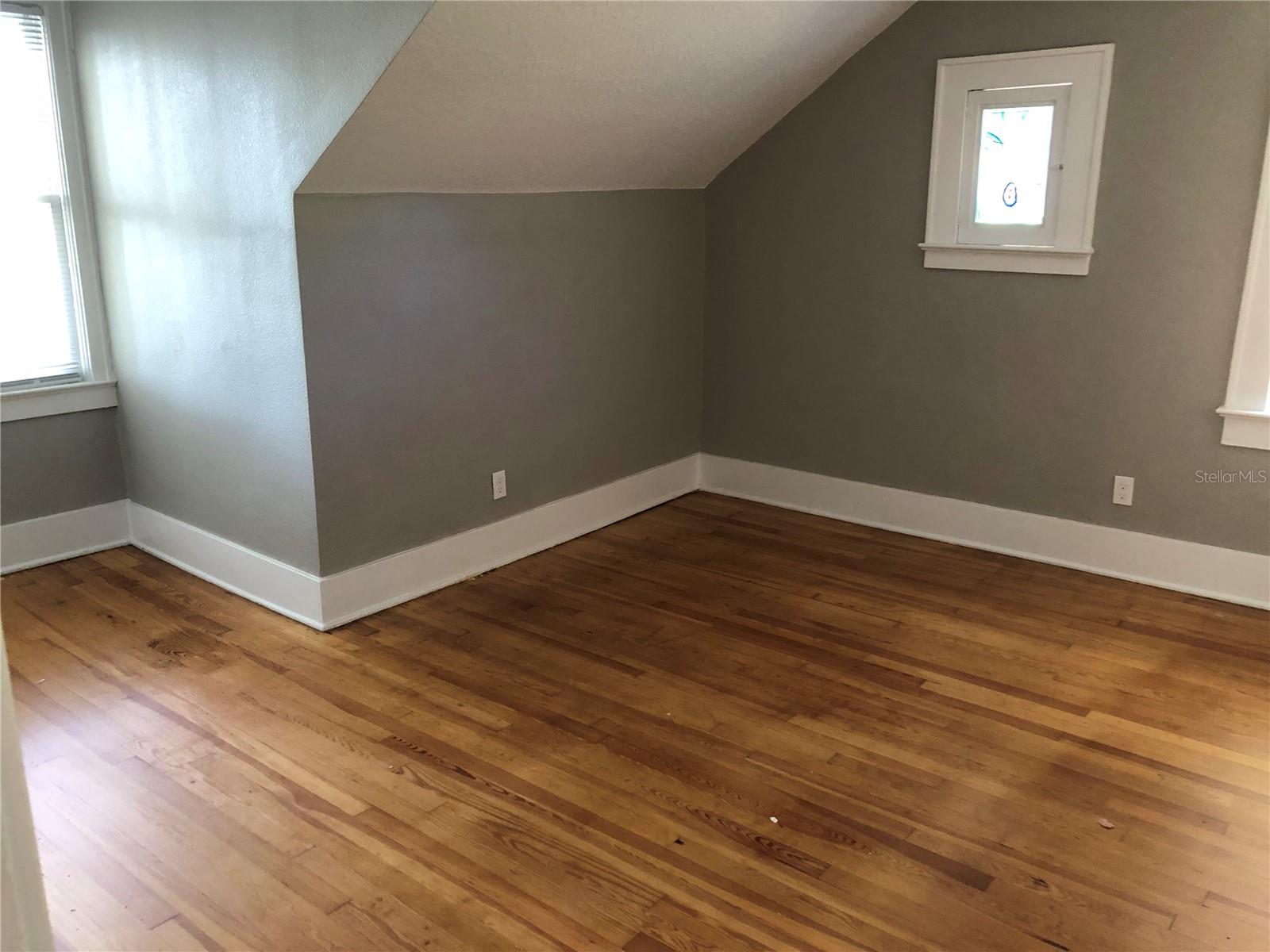 Image 32 of 41 For 1717 Kaley Avenue
