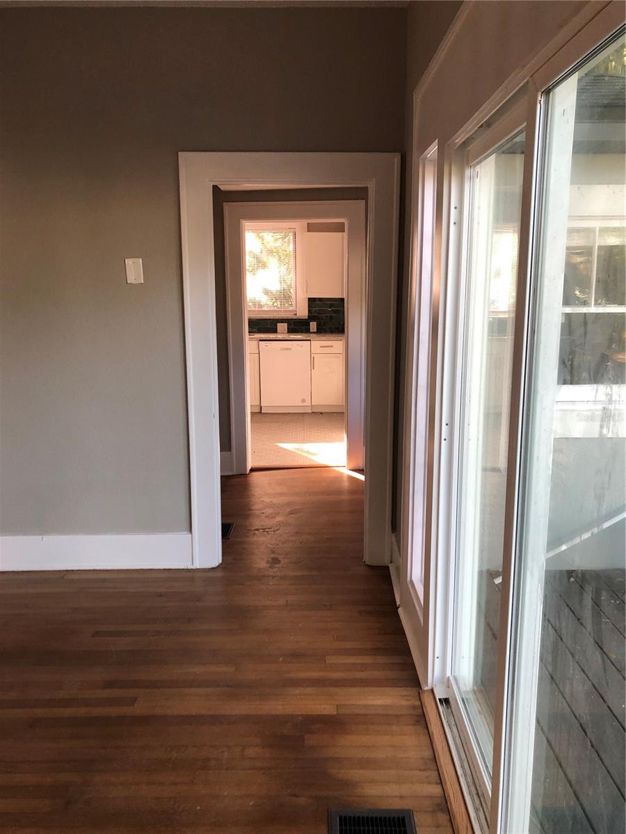 Image 39 of 41 For 1717 Kaley Avenue