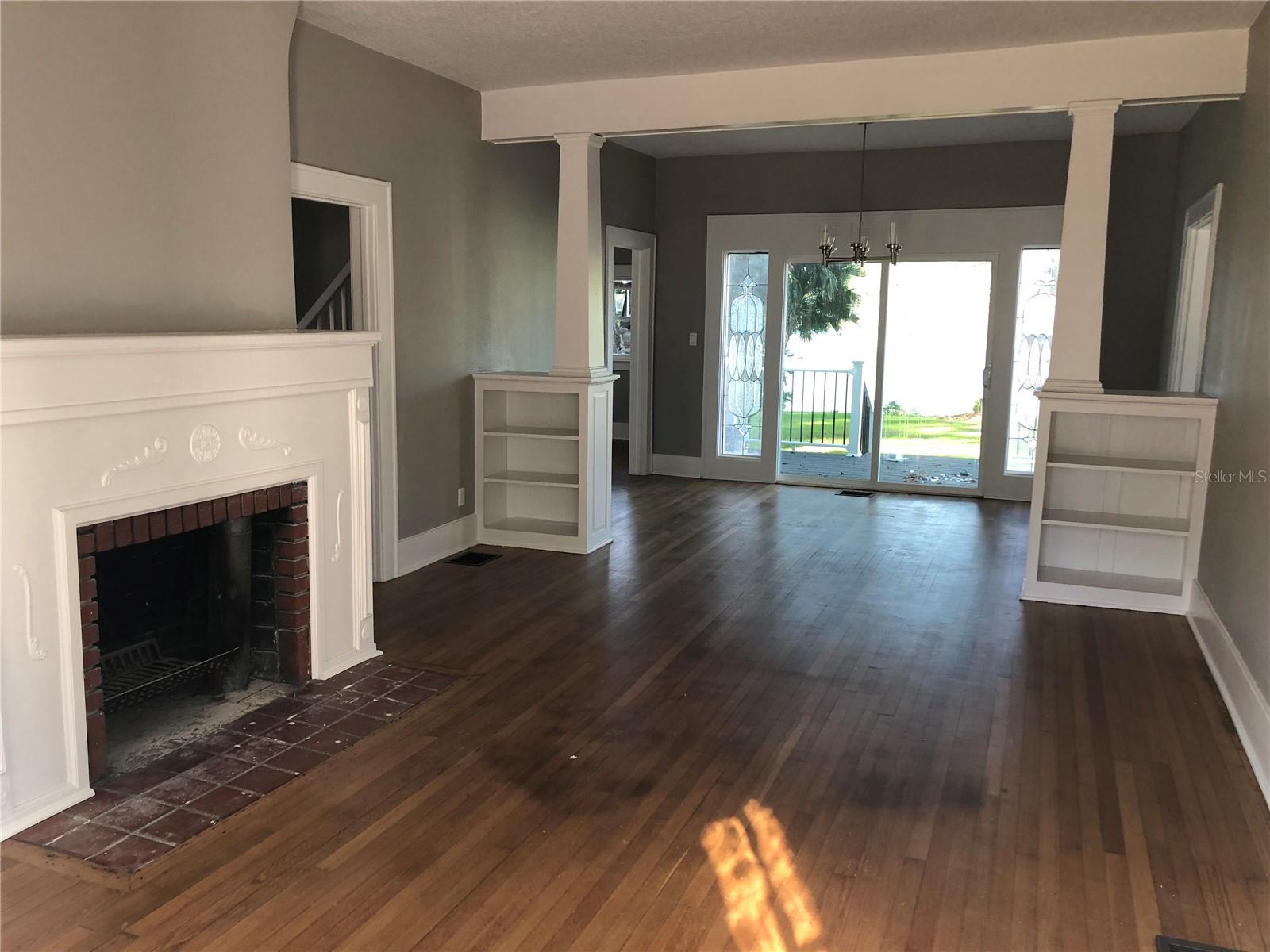 Image 7 of 41 For 1717 Kaley Avenue