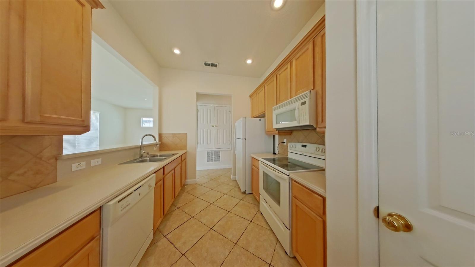 Image 7 of 15 For 7740 Linkside Loop 7740