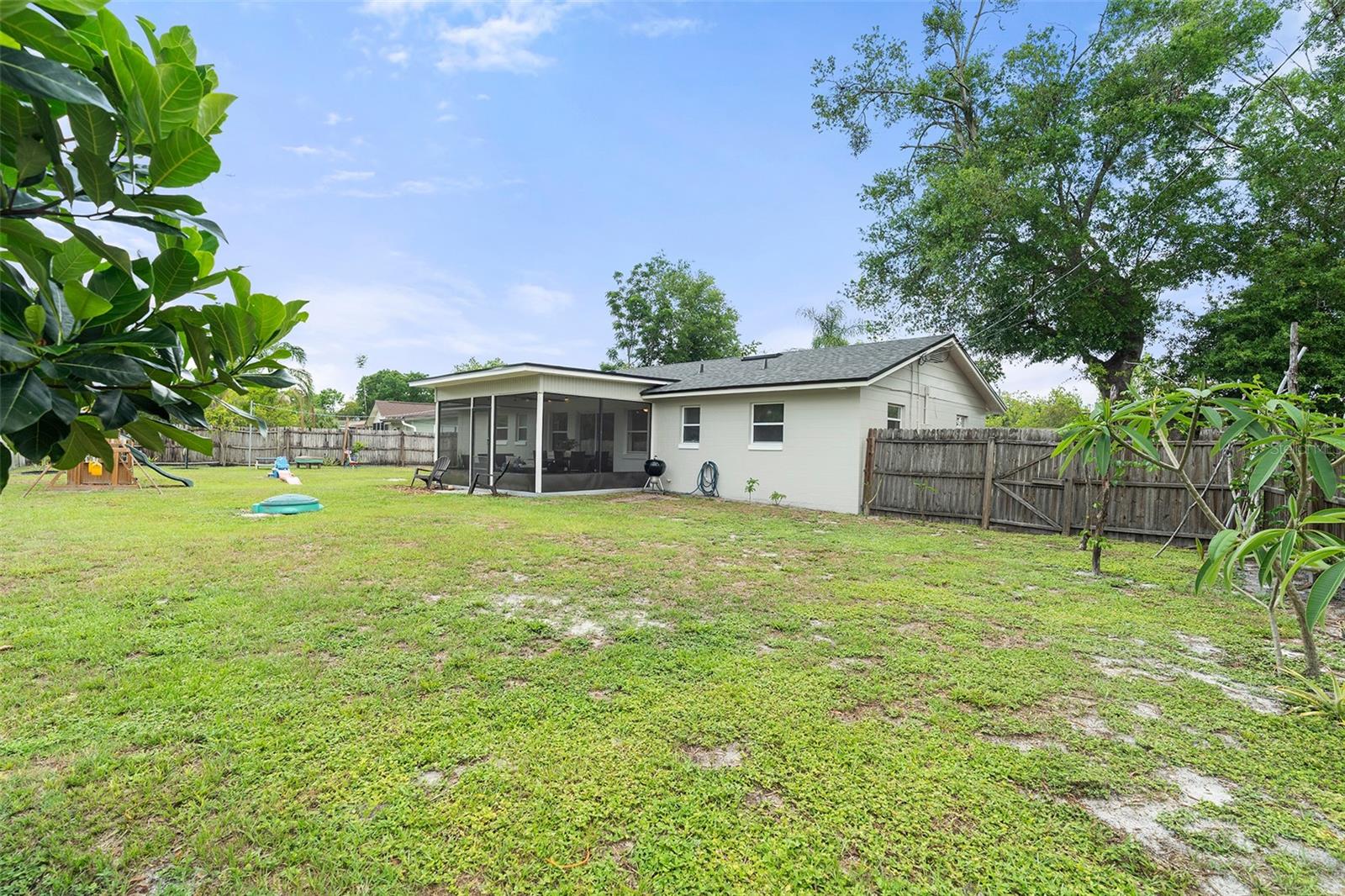 Image 28 of 32 For 3520 Balsam Dr