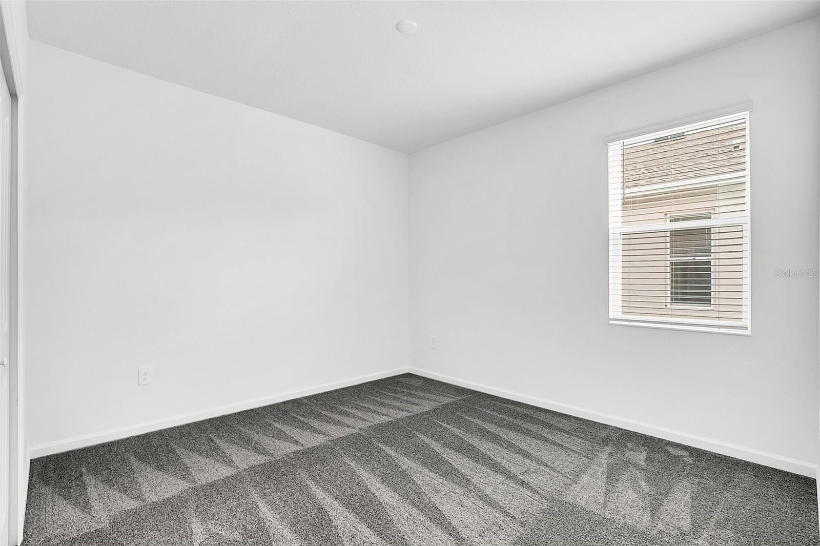 Image 16 of 30 For 6243 Lakepine Street