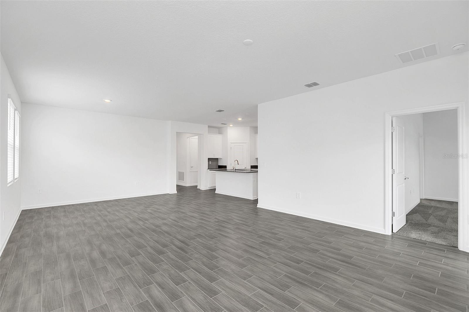 Image 9 of 30 For 6243 Lakepine Street