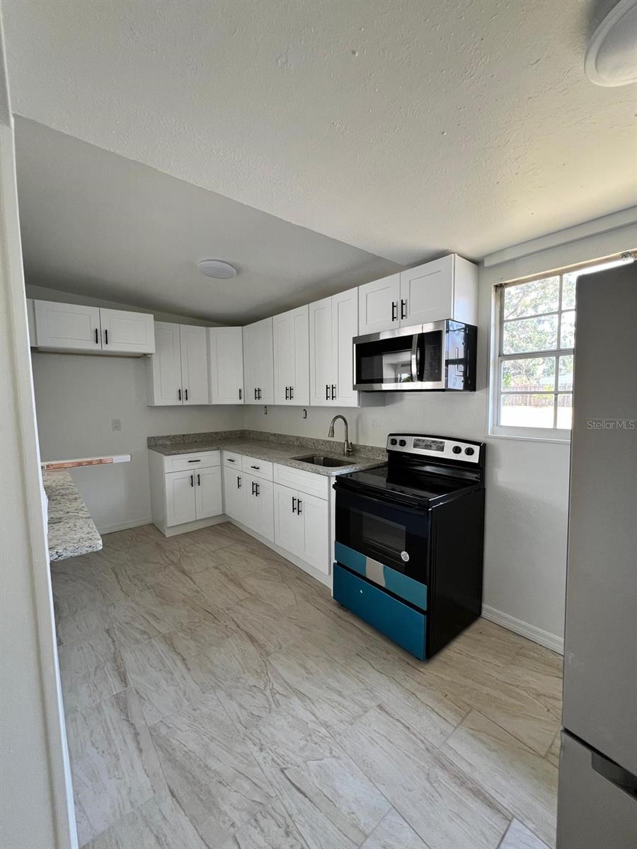 Image 22 of 37 For 901 Padua Court