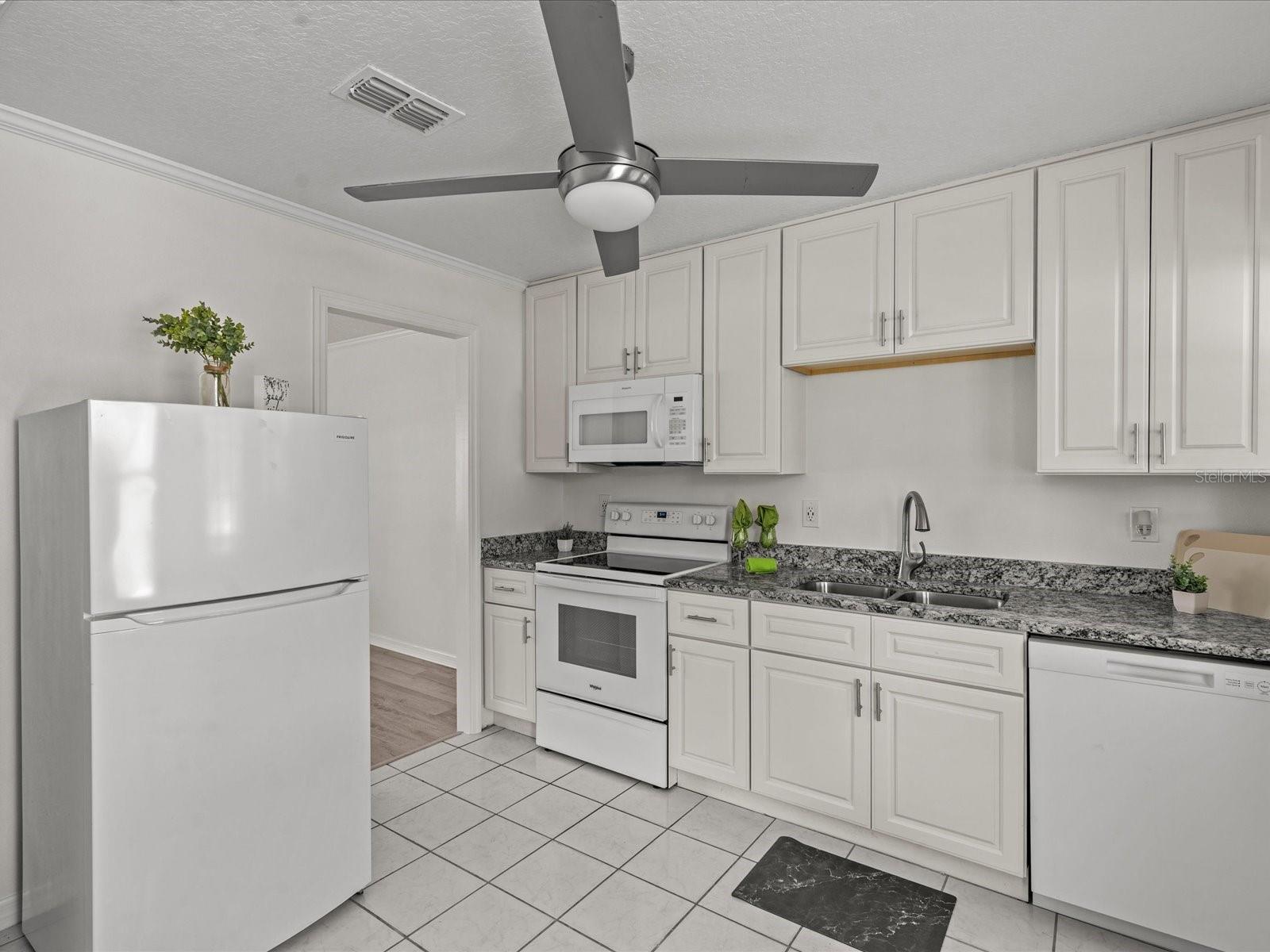 Image 38 of 53 For 207 Palmetto Street
