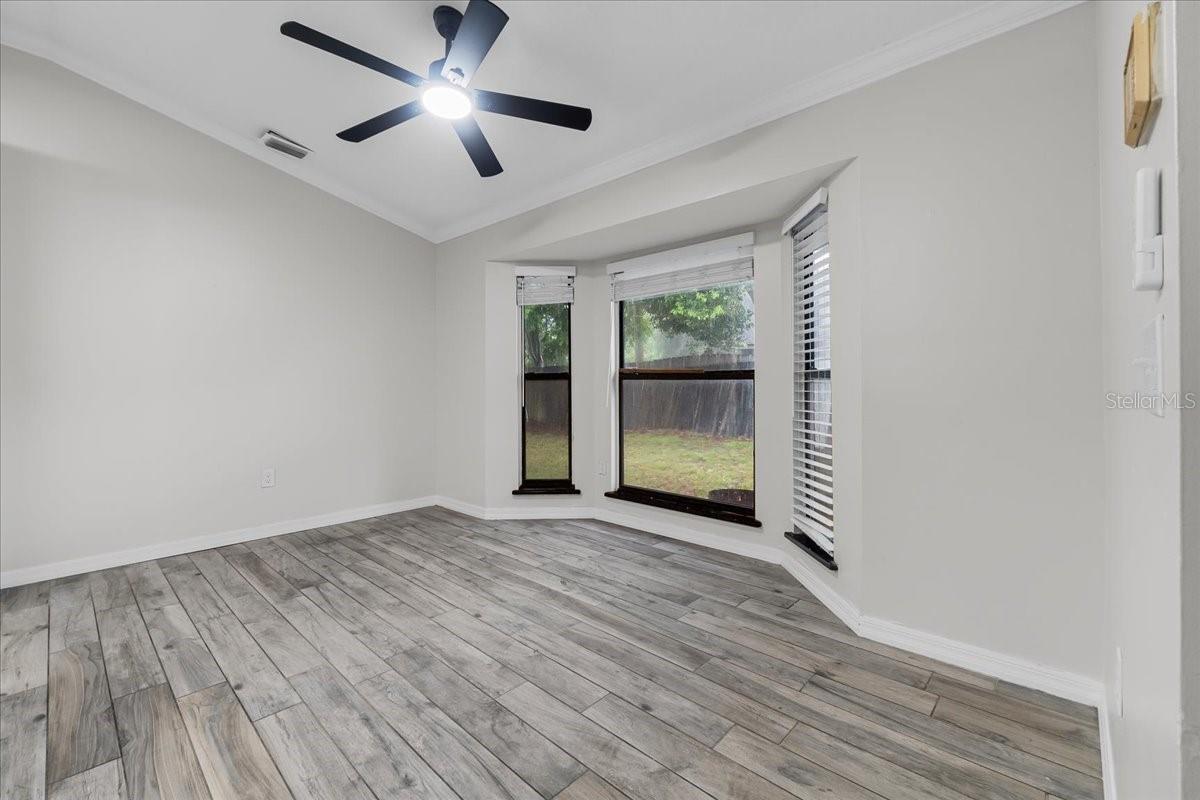 Image 19 of 39 For 157 Ambergate Court