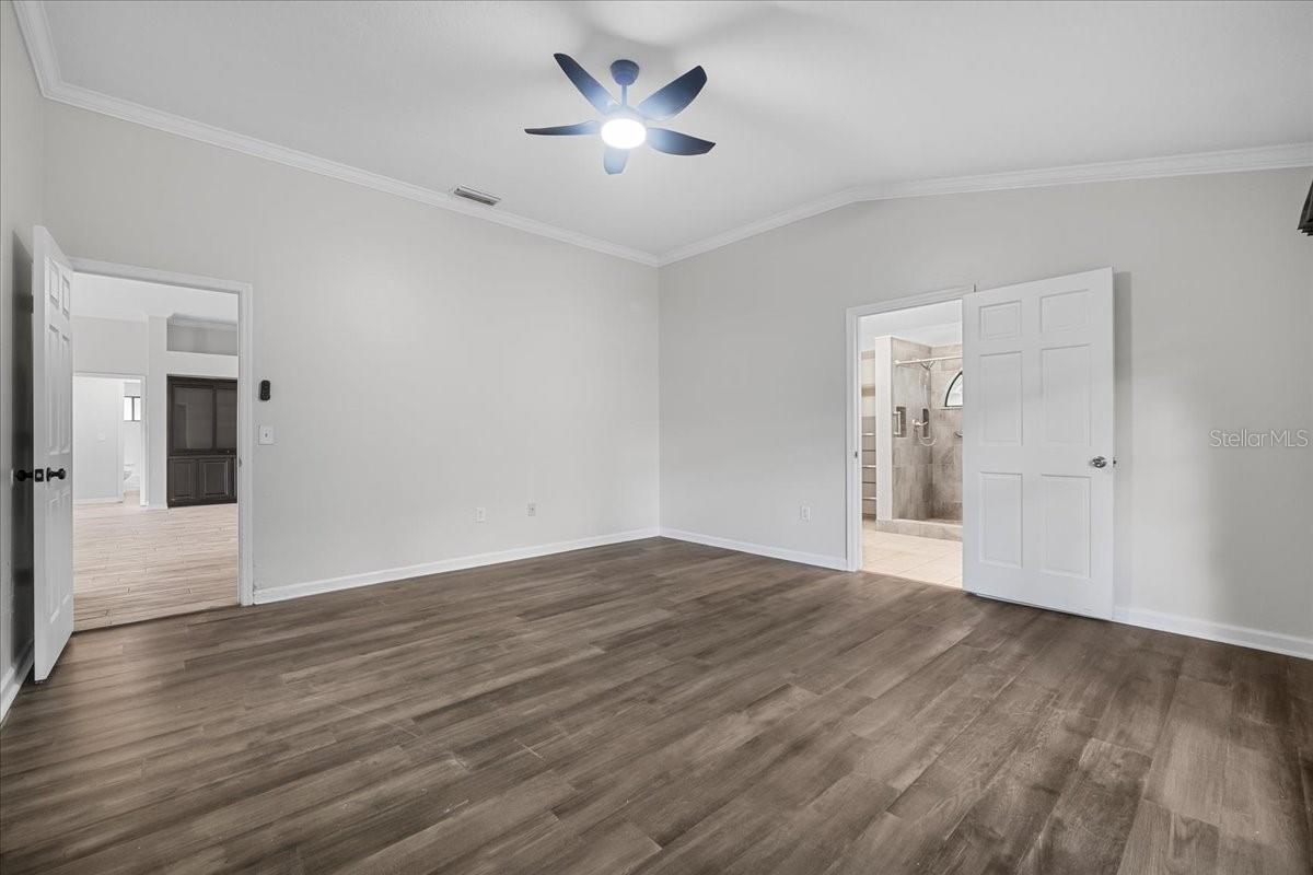 Image 22 of 39 For 157 Ambergate Court