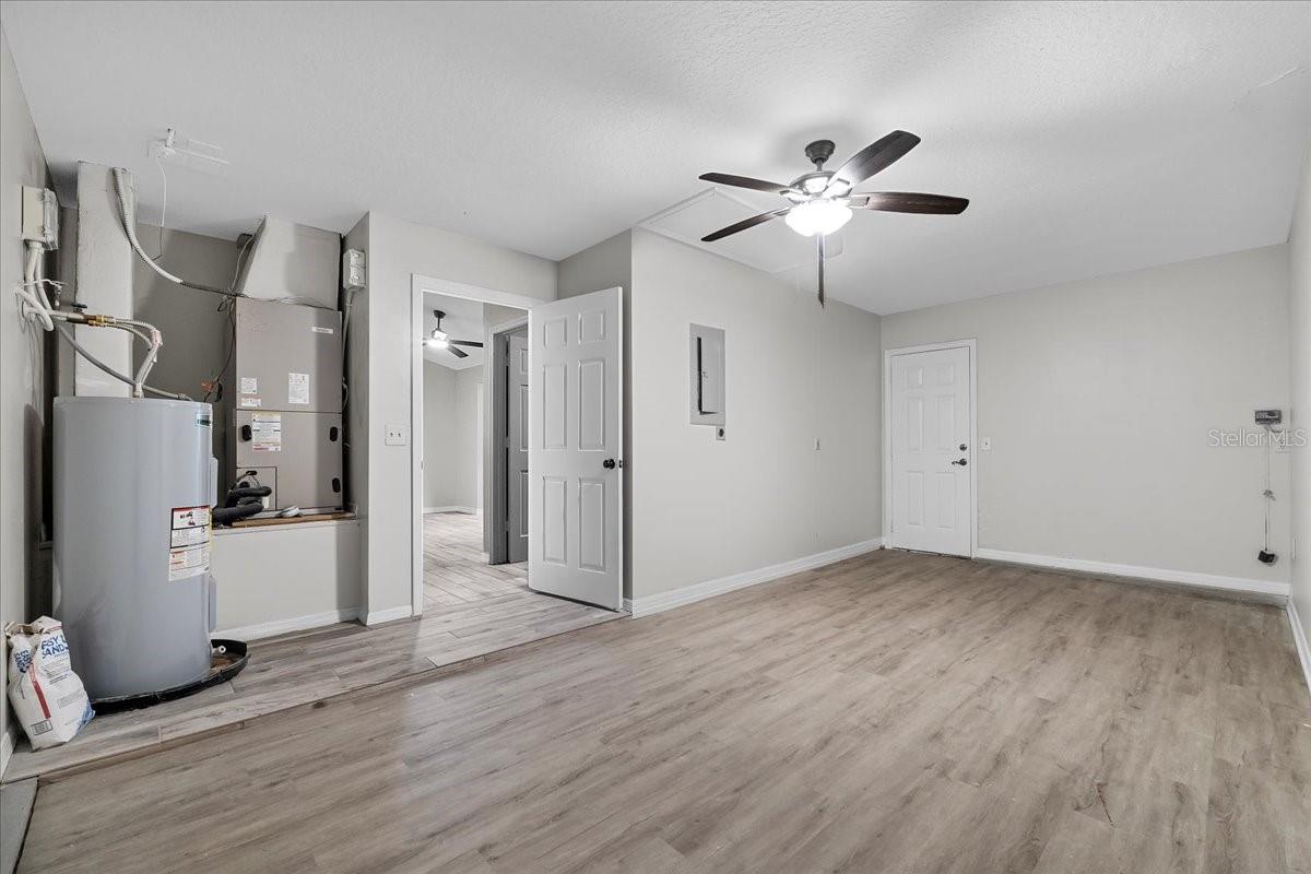Image 34 of 39 For 157 Ambergate Court