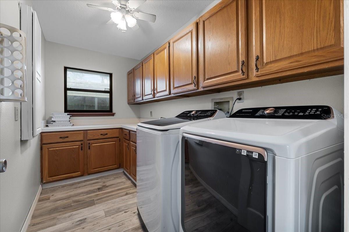 Image 37 of 39 For 157 Ambergate Court