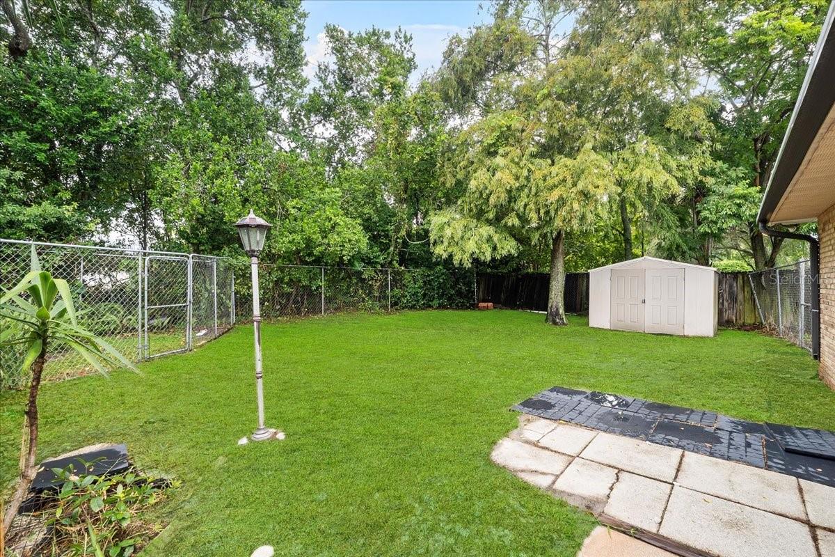 Image 7 of 39 For 157 Ambergate Court