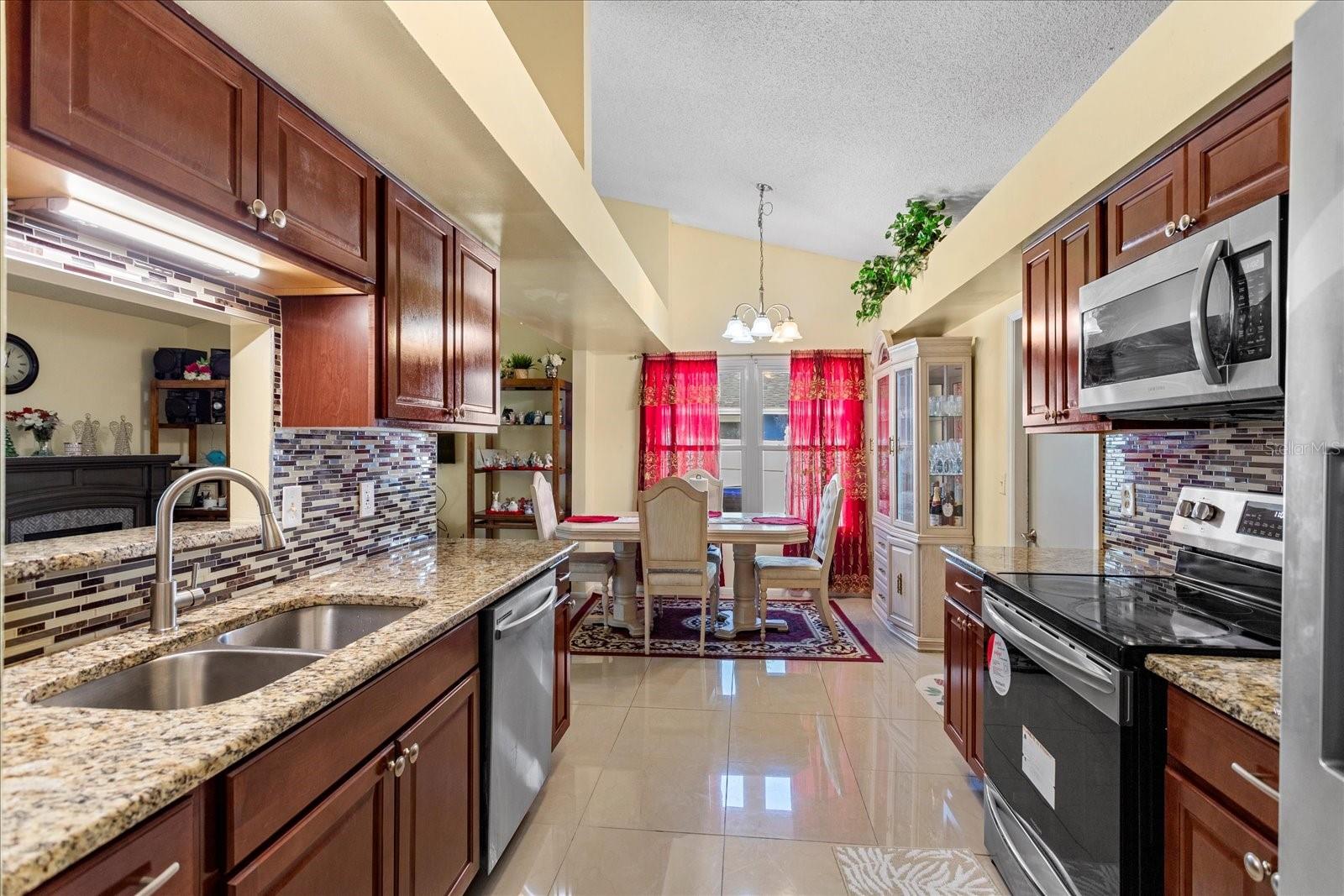 Image 4 of 24 For 7616 Southwick Street
