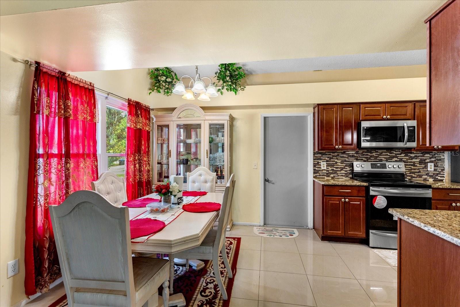 Image 7 of 24 For 7616 Southwick Street