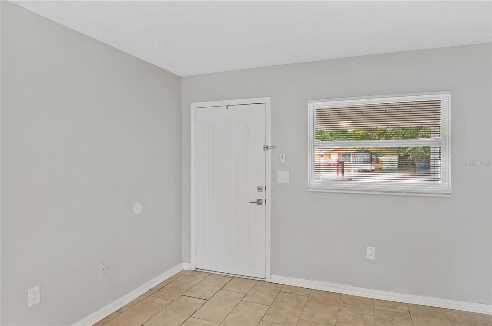 Image 6 of 32 For 2824 Oaklawn Avenue