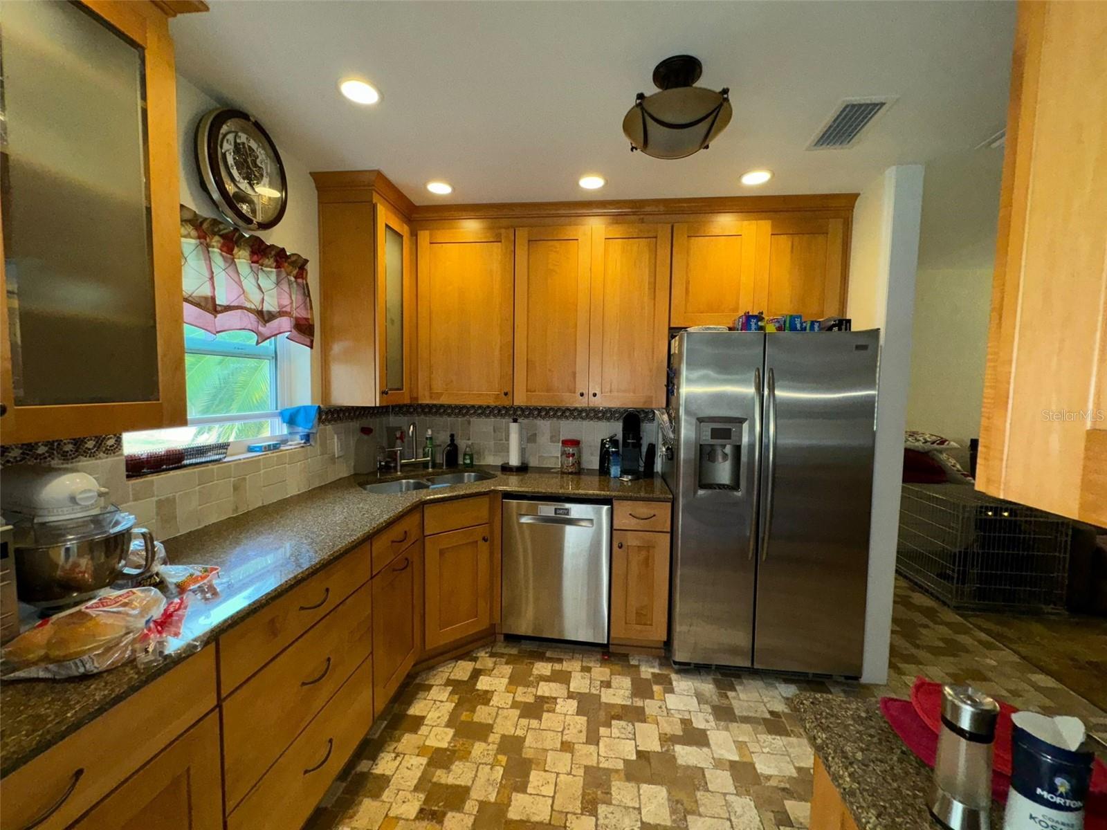Image 6 of 19 For 2123 Weber Street