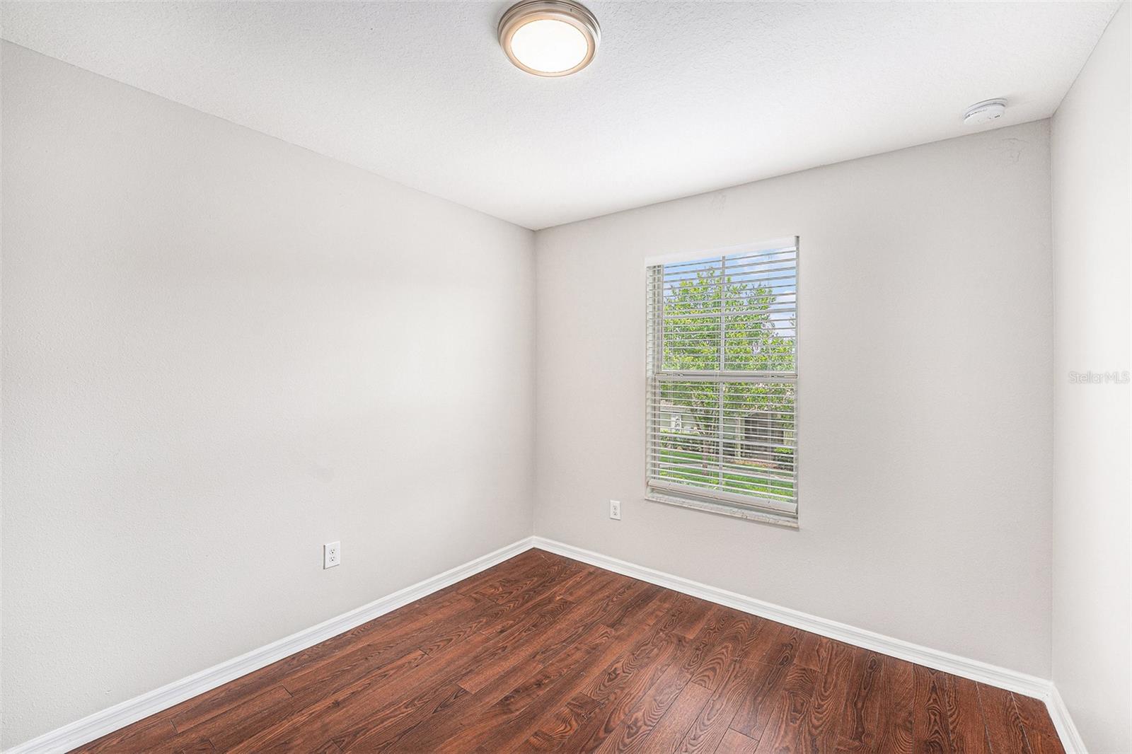 Image 11 of 15 For 14174 Oakham Street