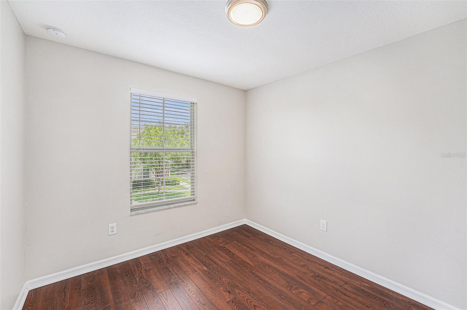 Image 12 of 15 For 14174 Oakham Street