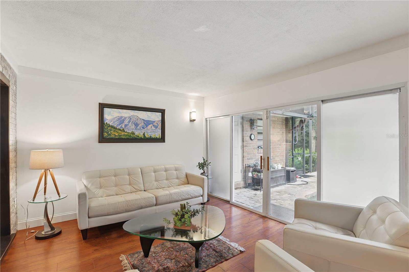 Image 18 of 51 For 628 Riverpark Circle