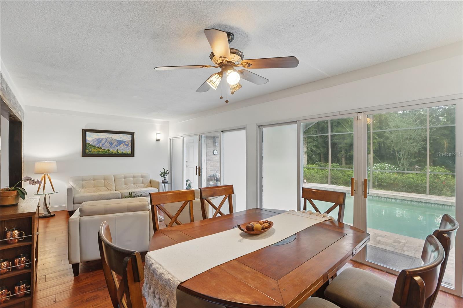 Image 20 of 51 For 628 Riverpark Circle