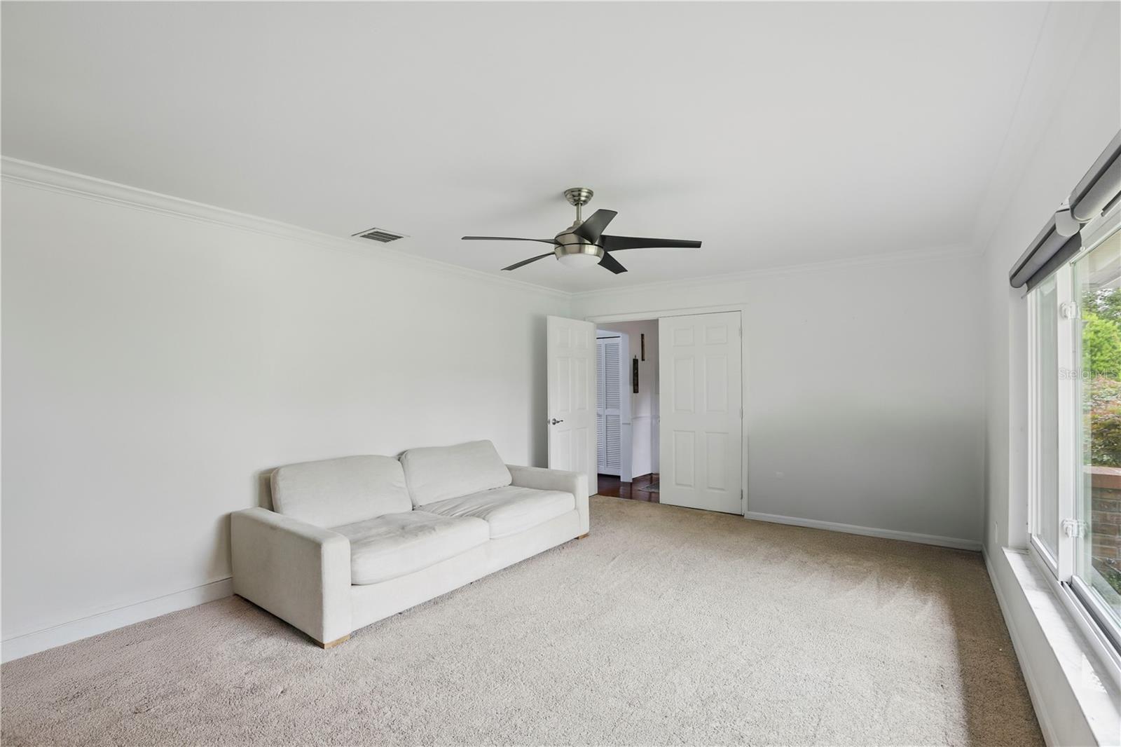 Image 35 of 51 For 628 Riverpark Circle